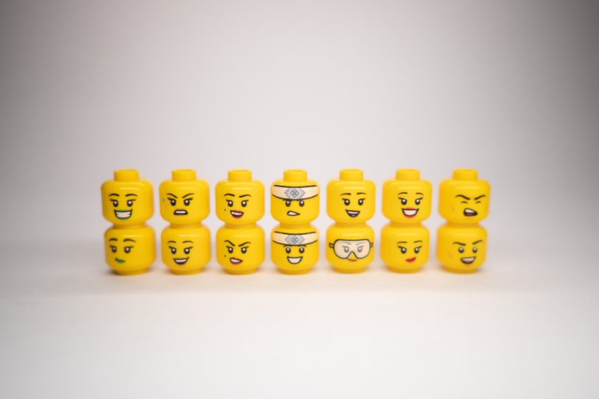 16 CUSTOM EMOJI PRINT YELLOW MINIFIGURE HEADS FITS LEGO TORSO NEW